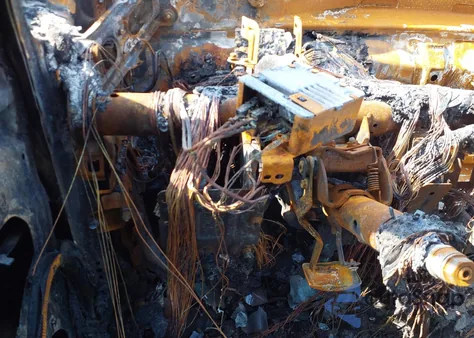 2005 Toyota Prius from USA, damaged, VIN JTDKB20U153037159